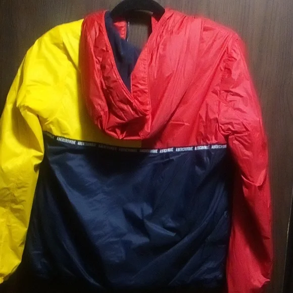 LIKE NEW Abercrombie Kids 90s Inspired Fleece Lined Windbreaker - Picture 7 of 9
